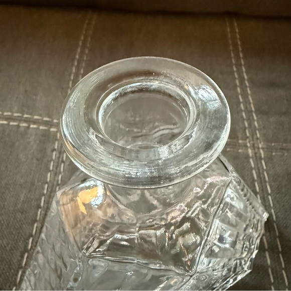 Glass Crystal Decanter for Whiskey & Spirits - Picture 5 of 10
